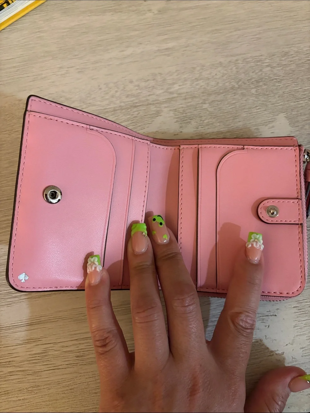 Kate Spade ♠️ Pink Monotone Wallet
